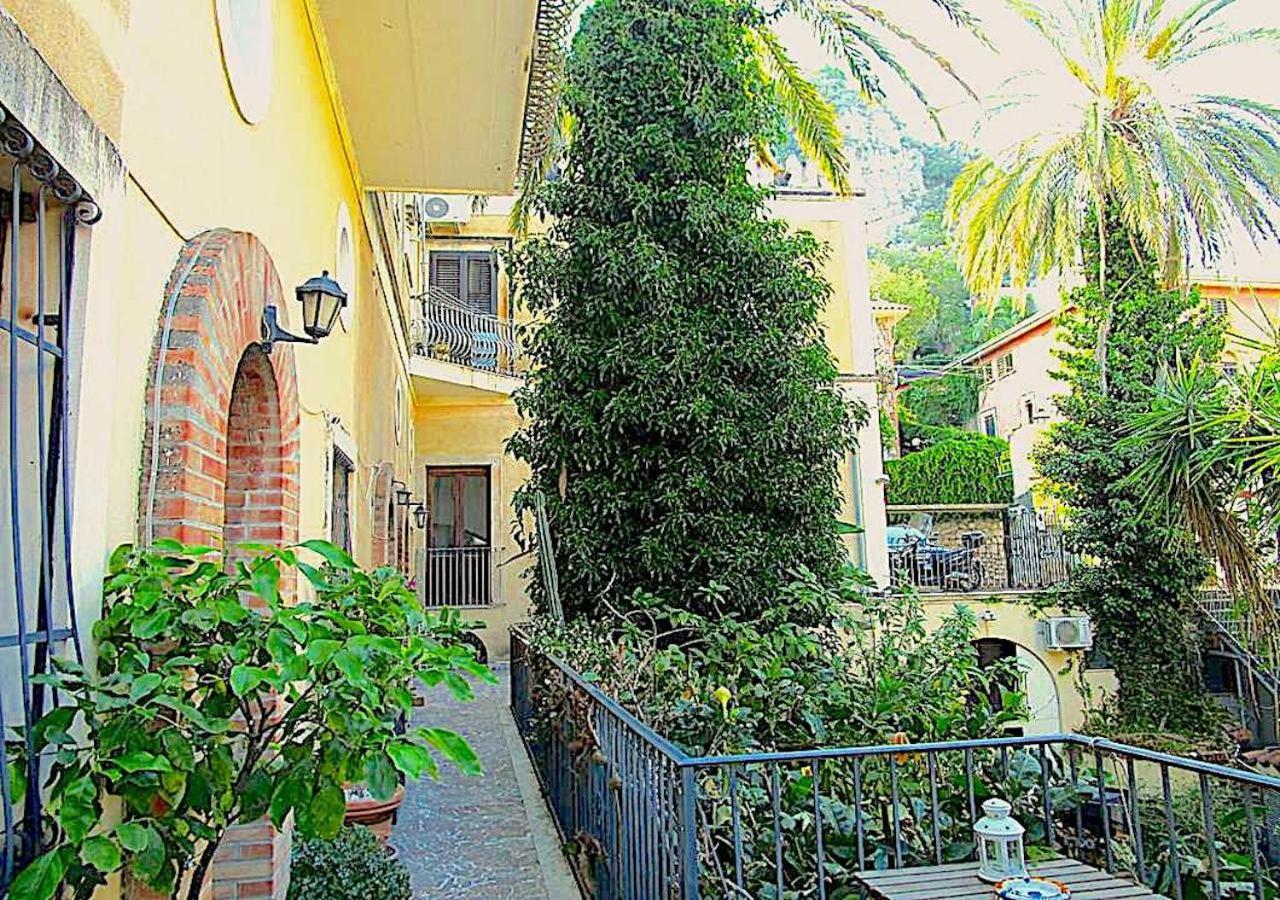 Arche Apartment Taormina Buitenkant foto